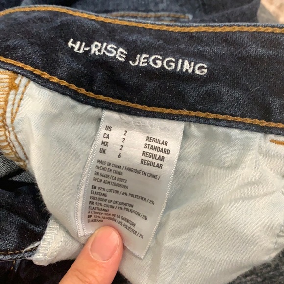 Distressed Hi-Rise Jegging - Picture 3 of 3